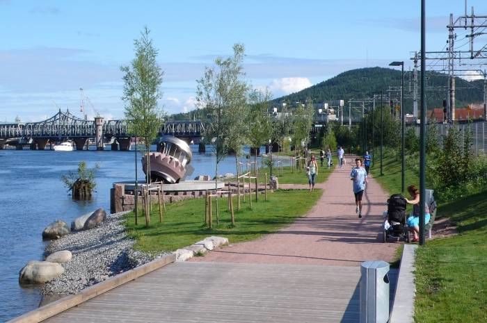 Flotte forhold for gående langs Drammenselva. Foto: Arne Enge